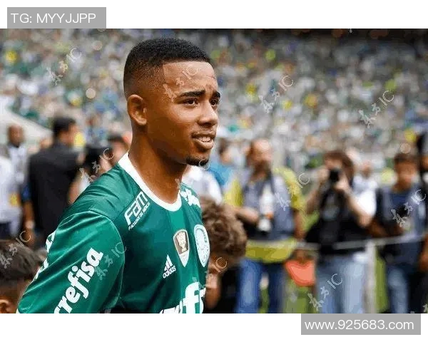 热苏斯的崛起与挑战：从天才少年到足球巨星的成长之路