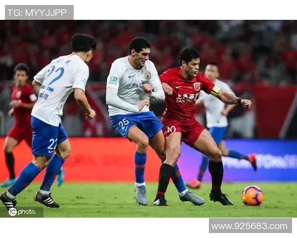 2017年鲁能与上港激战回顾：激情四溢的中超对决与精彩瞬间解析