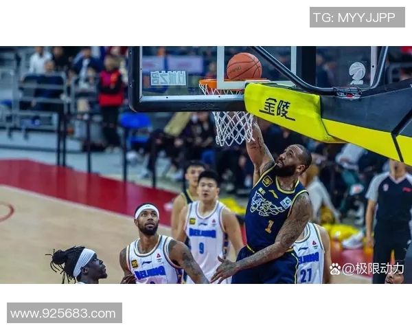 CBA焦点对决广东队迎战浙江稠州队争夺季后赛席位的关键战役 CBA焦点对决广东队迎战浙江稠州队争夺季后赛席位的关键战役